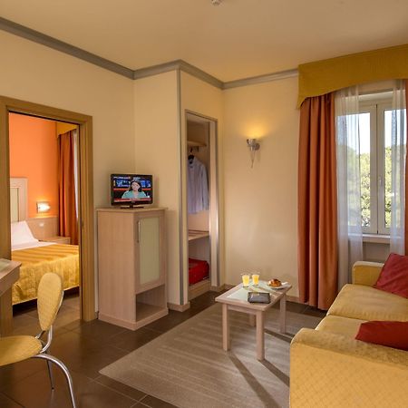 Hotel Mediterraneo Stagno Kültér fotó