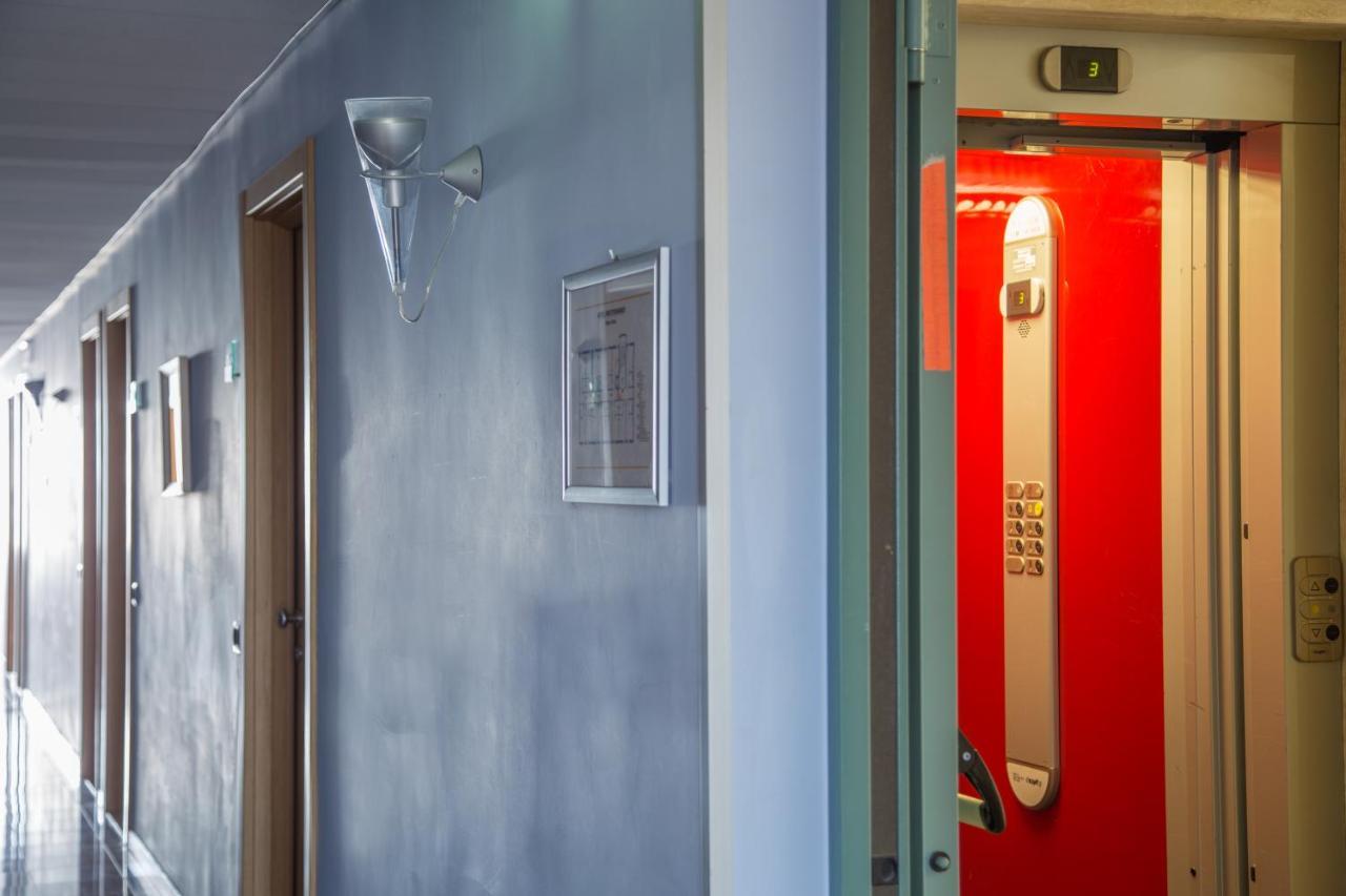Hotel Mediterraneo Stagno Kültér fotó