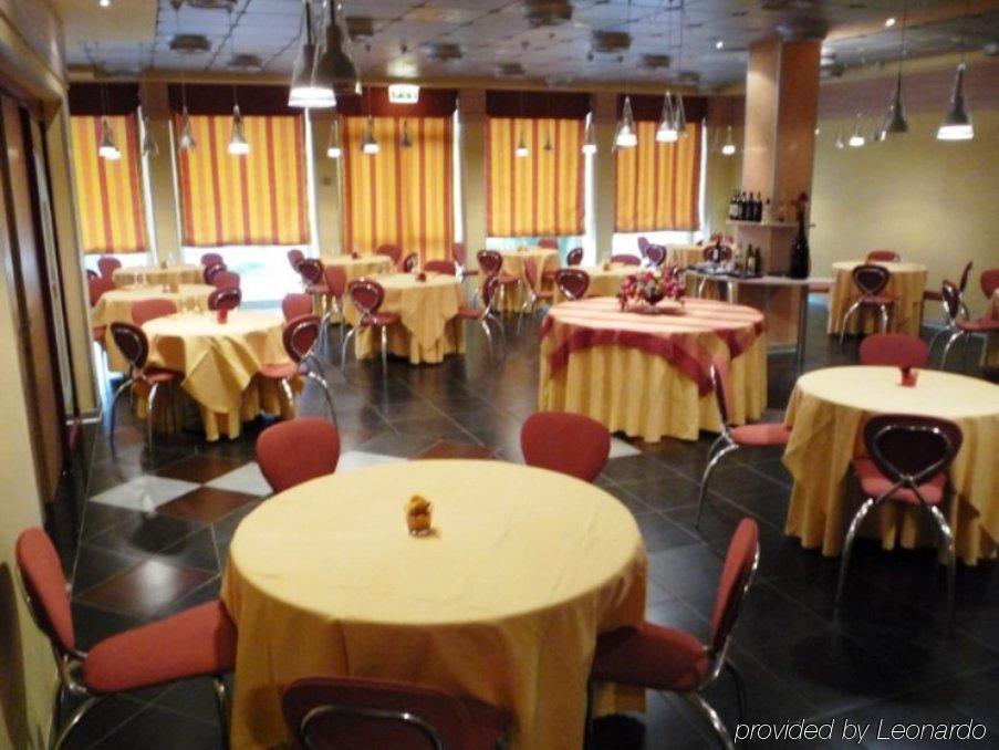 Hotel Mediterraneo Stagno Étterem fotó