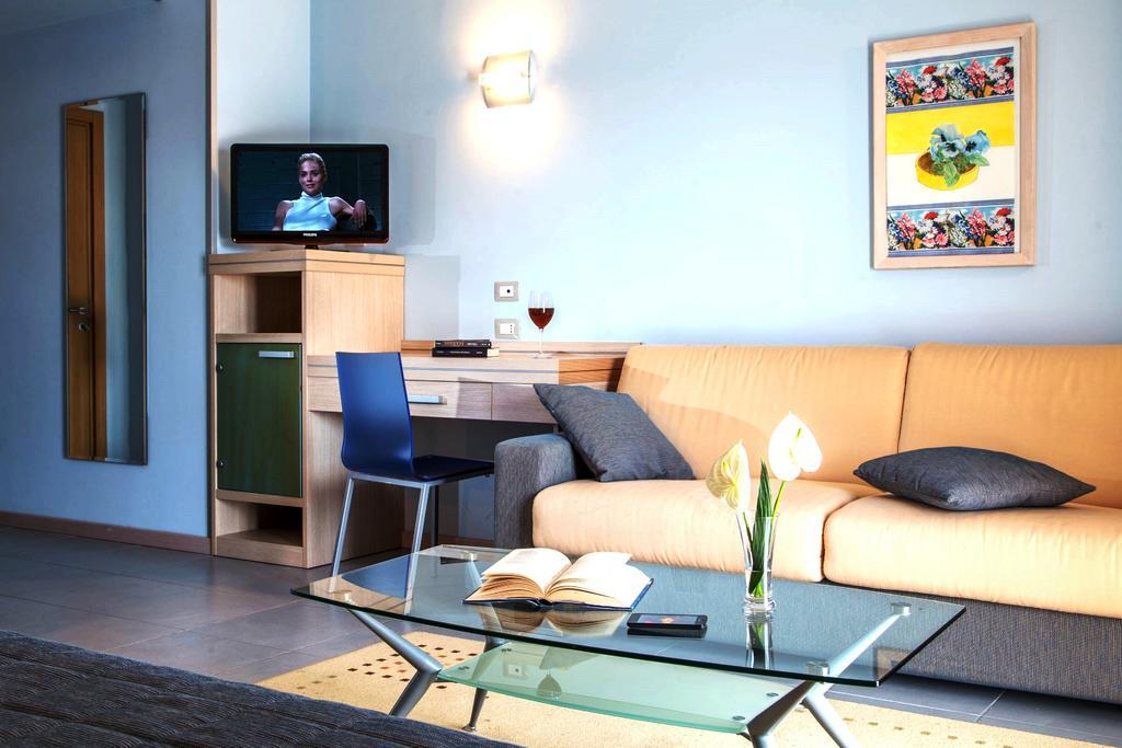 Hotel Mediterraneo Stagno Kültér fotó