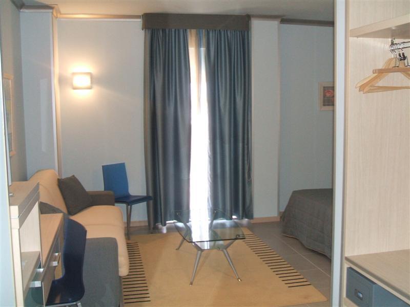 Hotel Mediterraneo Stagno Kültér fotó